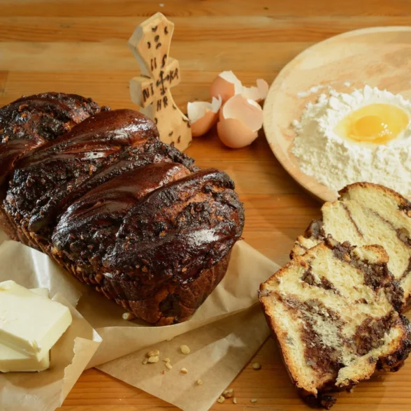 COZONAC CU CIOCOLATA SI NUCA aproximativ 1.2kg