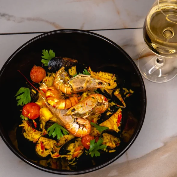 PLATOU PAELLA CU FRUCTE DE MARE