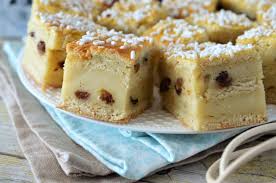 PLACINTA CU BRANZA DULCE SI STAFIDE 1kg
